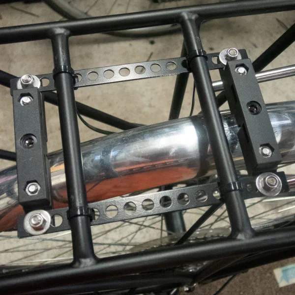 Assembly mounted on the Surly Rear Rack using zip/cable ties.