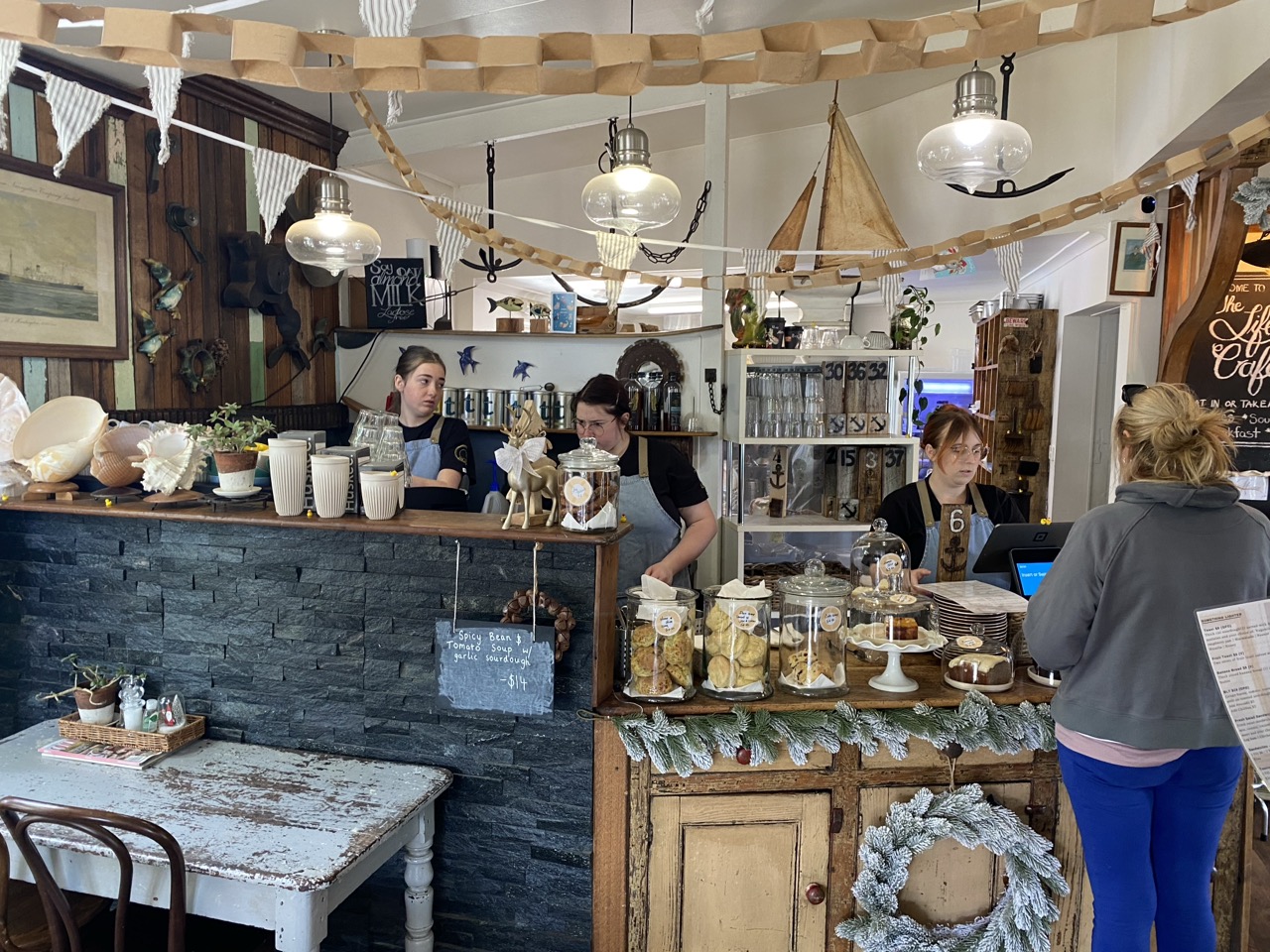The Lifebuoy Café certainly lives up to its name: everything is very nautical!